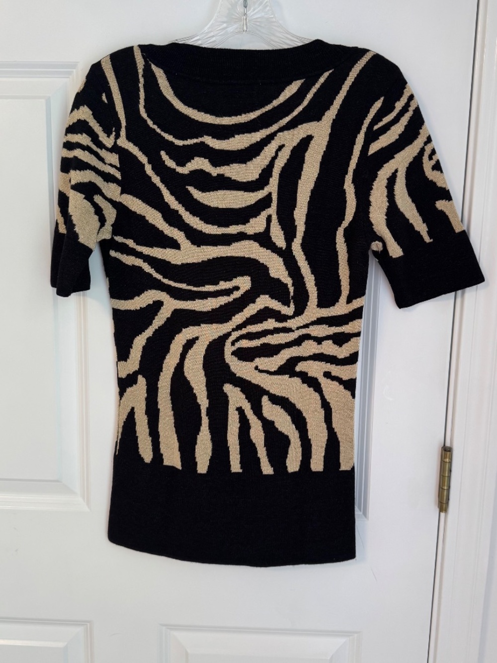 Cache Sweater - Picture 4 of 4